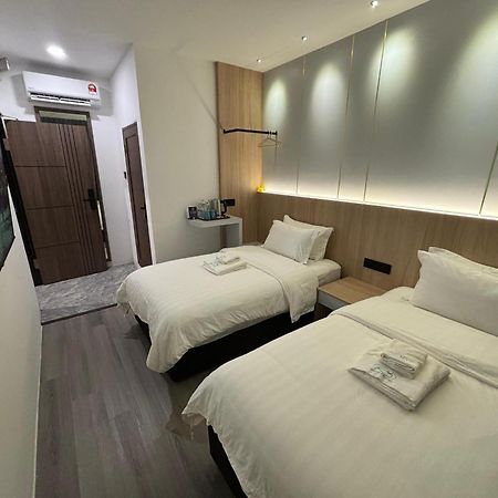 Red'S Hotel Bintulu Kültér fotó