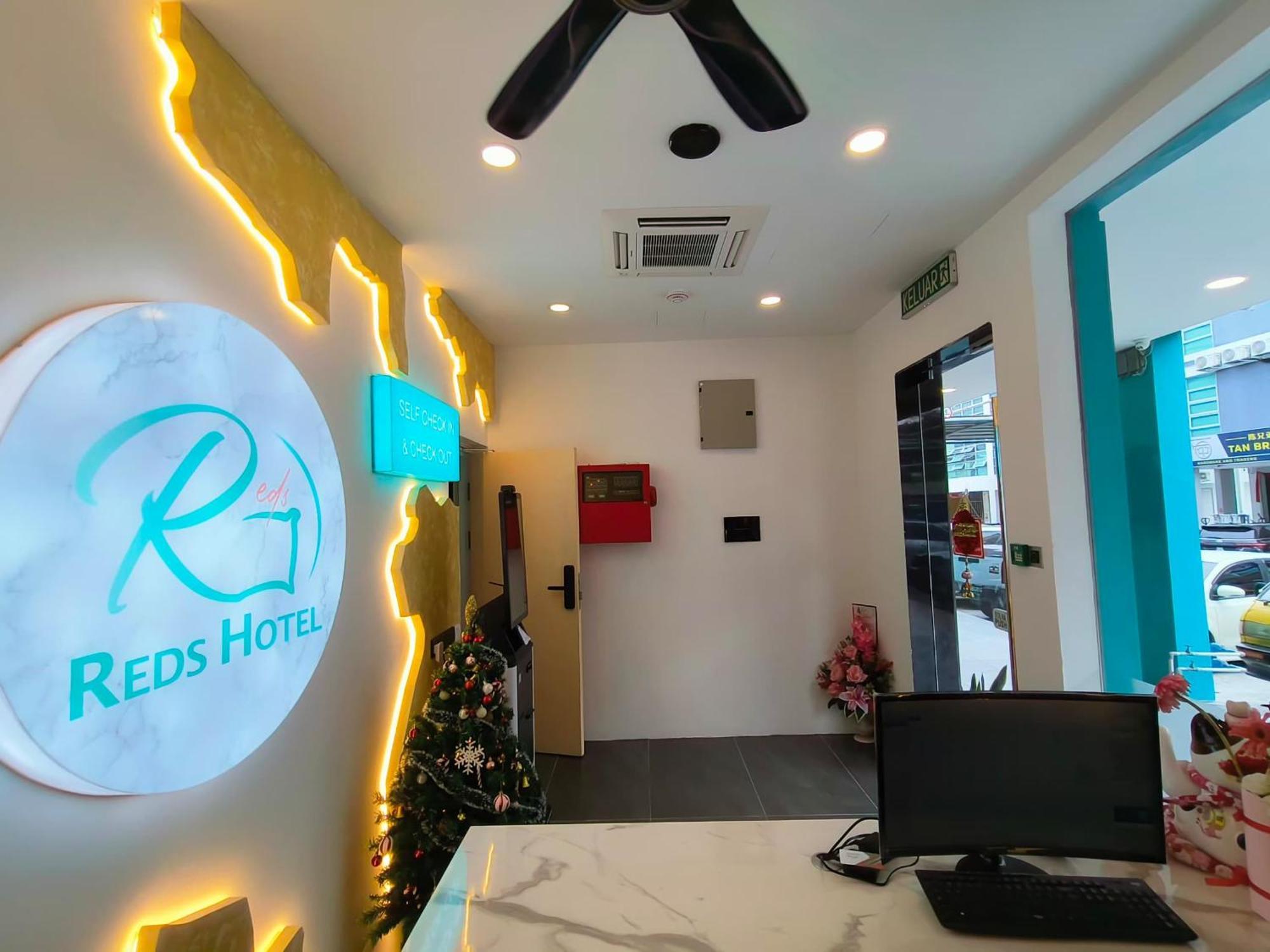 Red'S Hotel Bintulu Kültér fotó