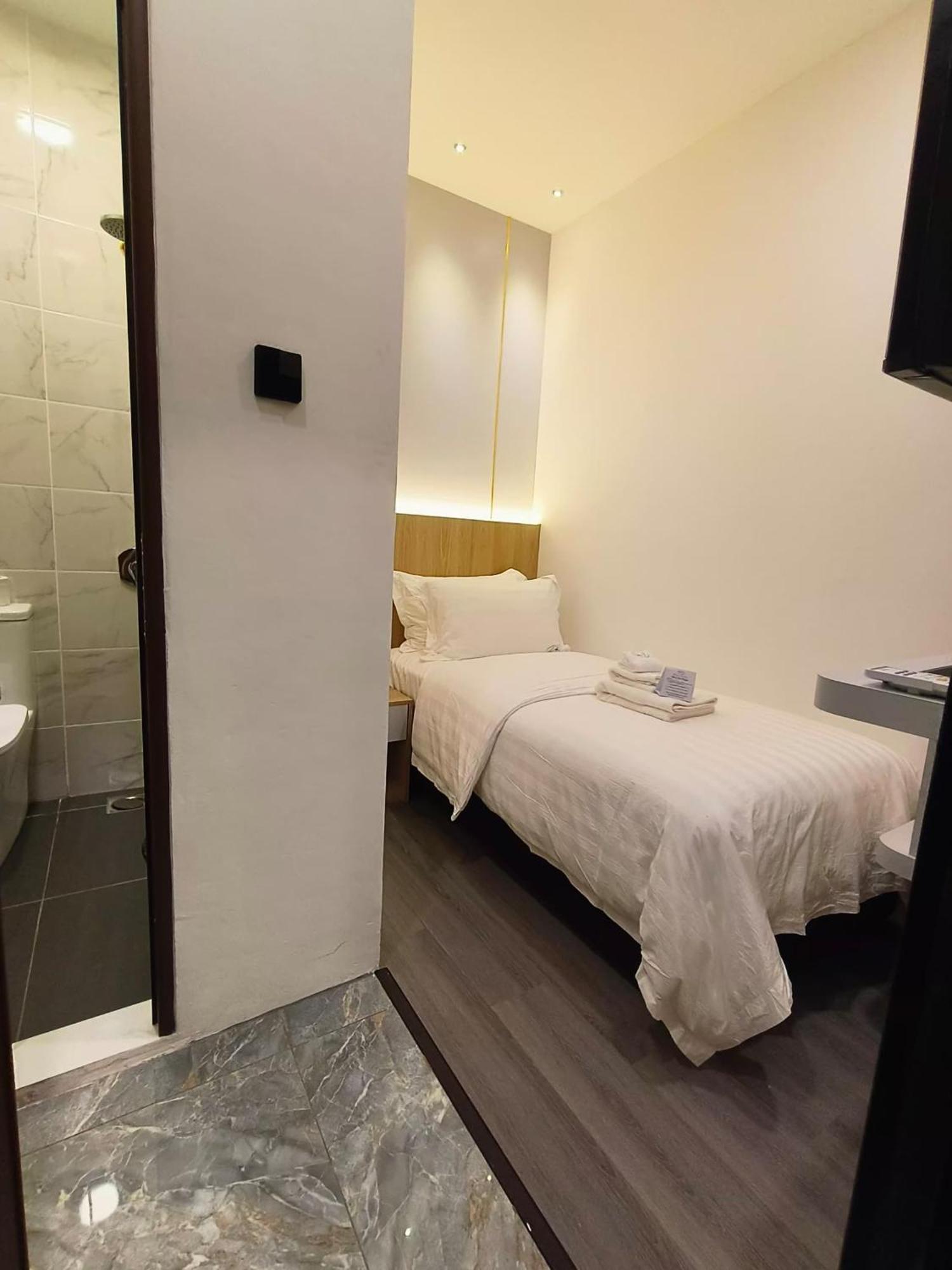 Red'S Hotel Bintulu Kültér fotó