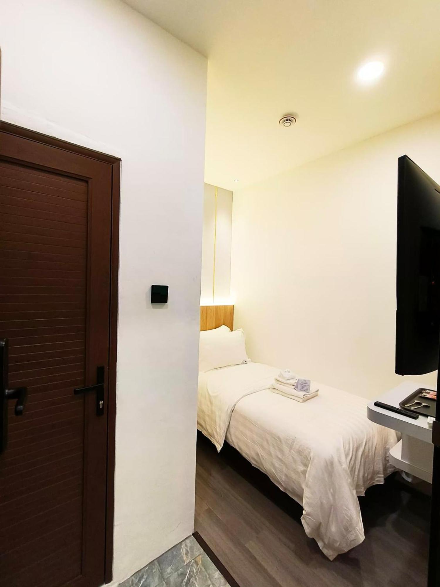 Red'S Hotel Bintulu Kültér fotó