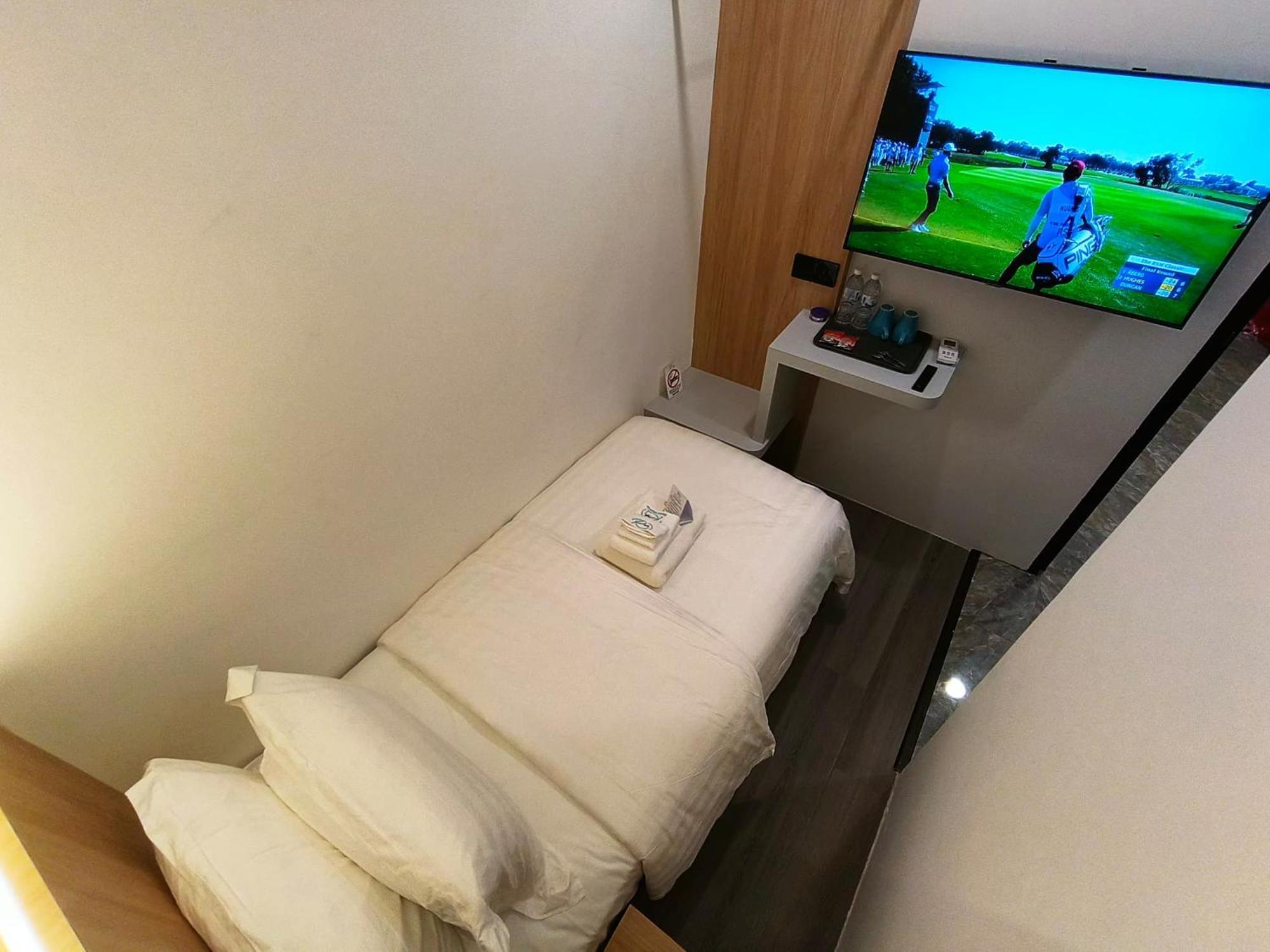 Red'S Hotel Bintulu Kültér fotó