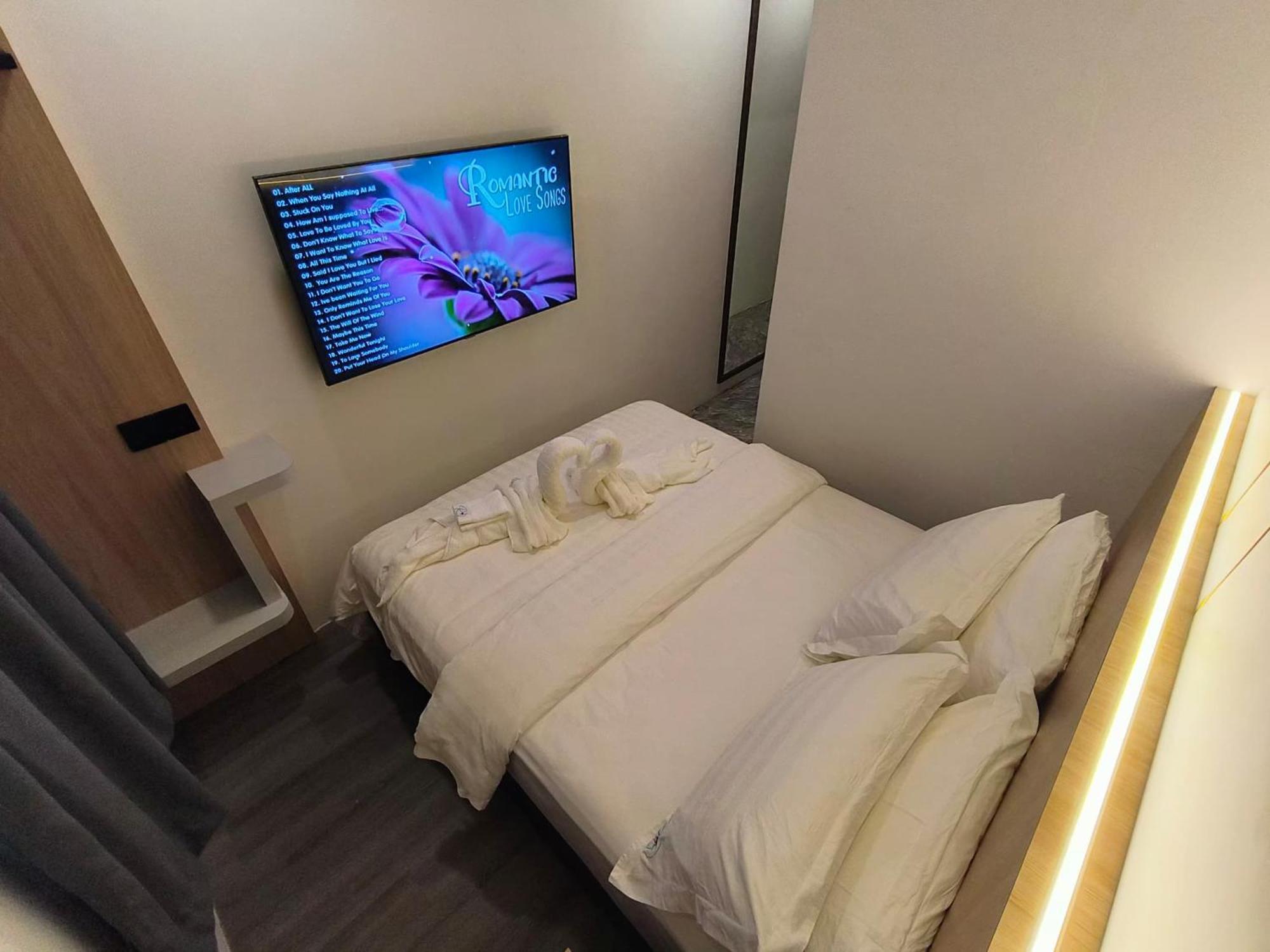 Red'S Hotel Bintulu Kültér fotó