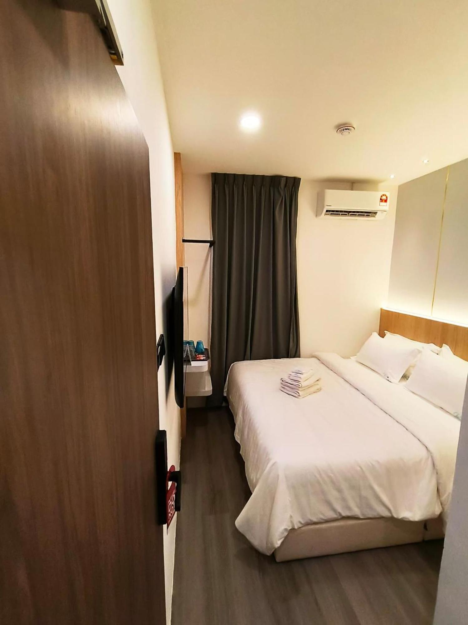 Red'S Hotel Bintulu Kültér fotó