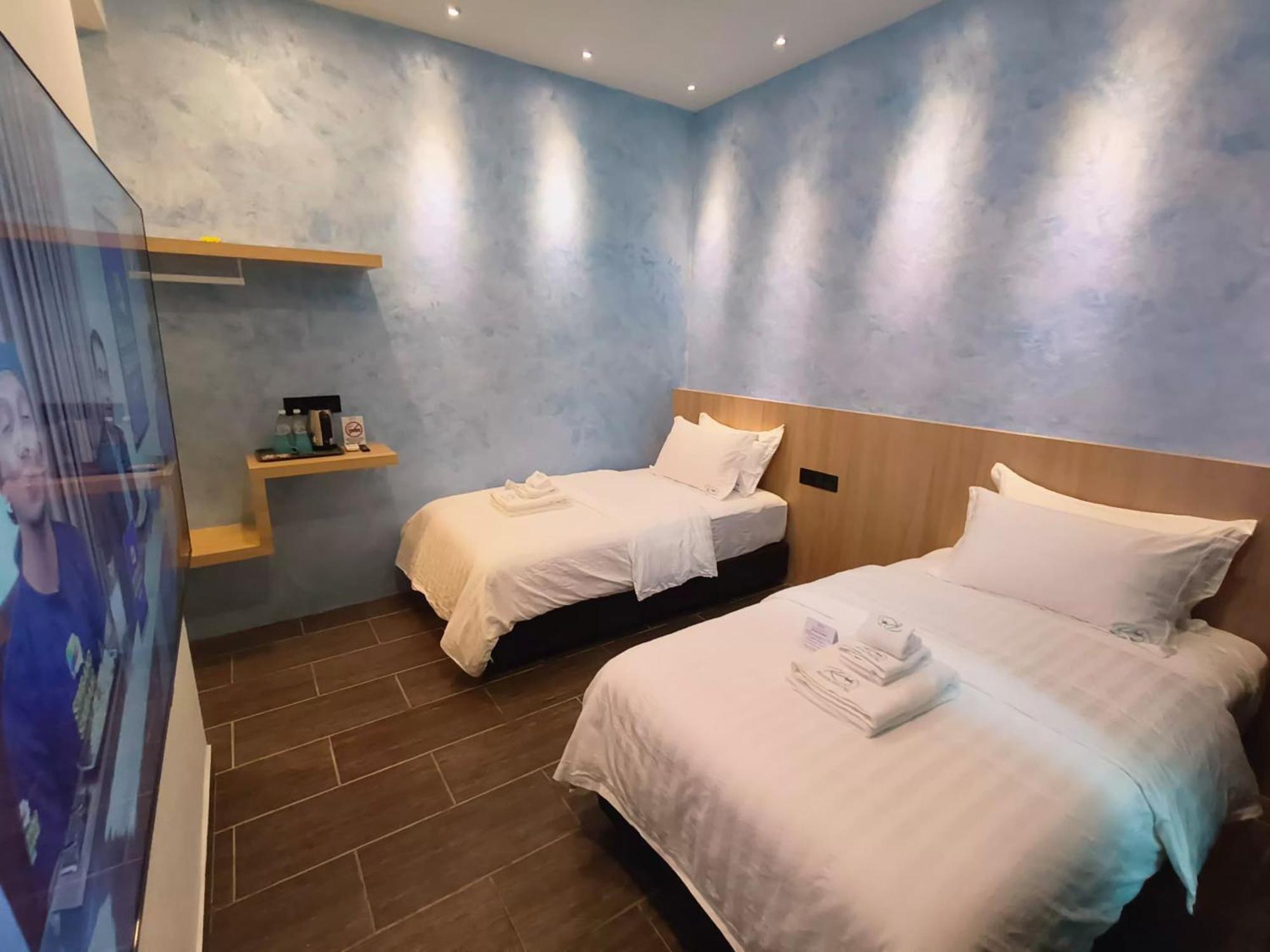 Red'S Hotel Bintulu Kültér fotó