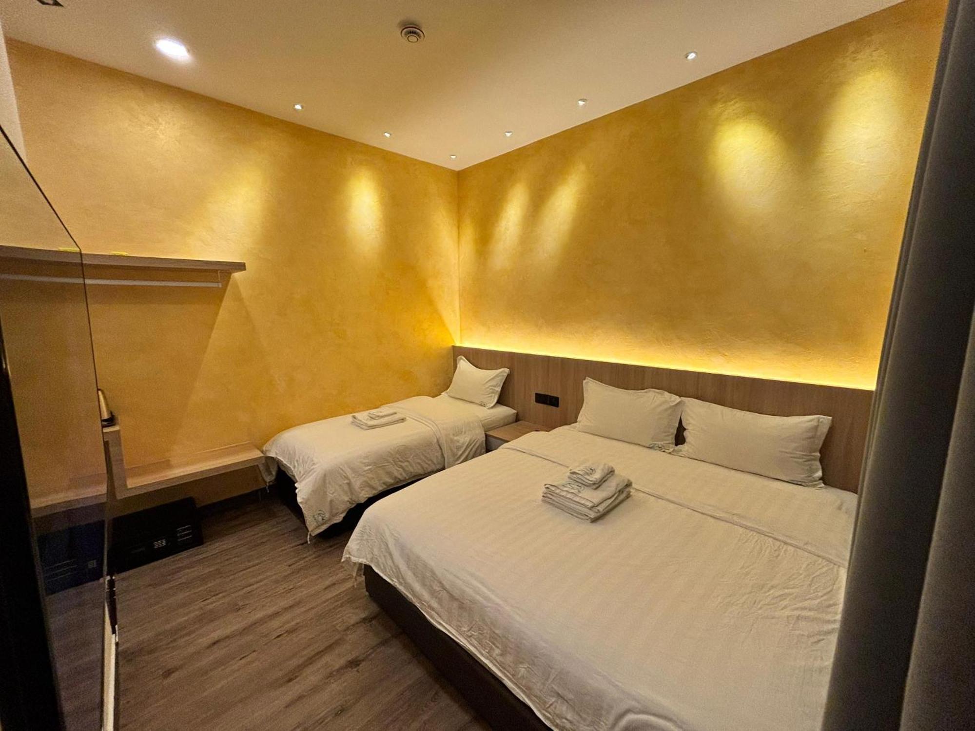 Red'S Hotel Bintulu Kültér fotó