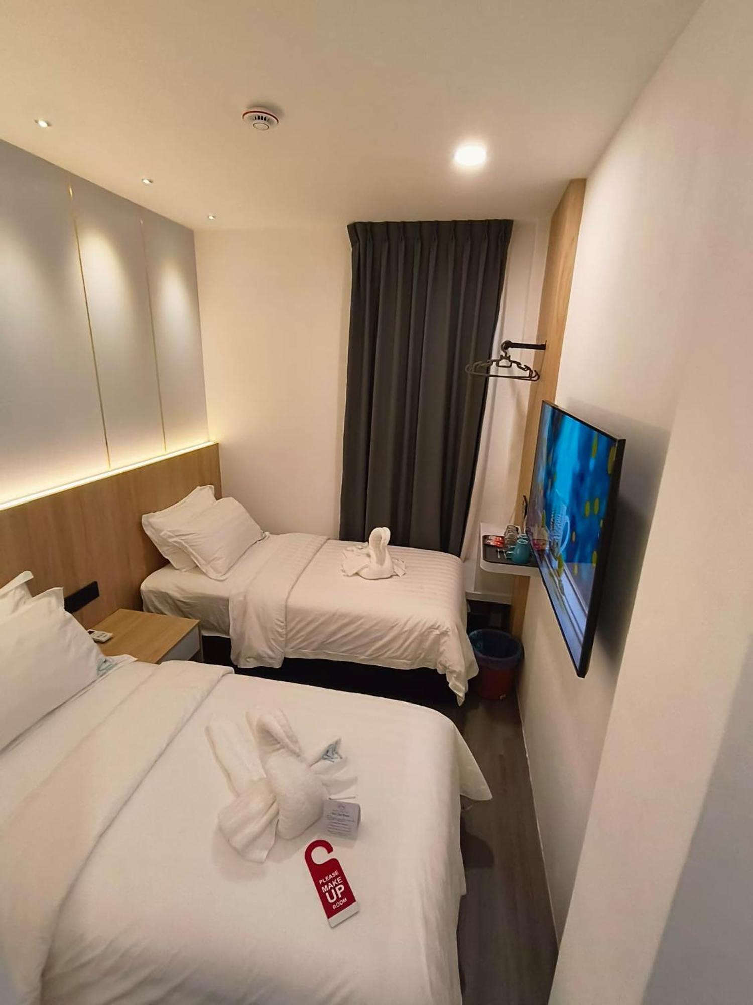 Red'S Hotel Bintulu Kültér fotó