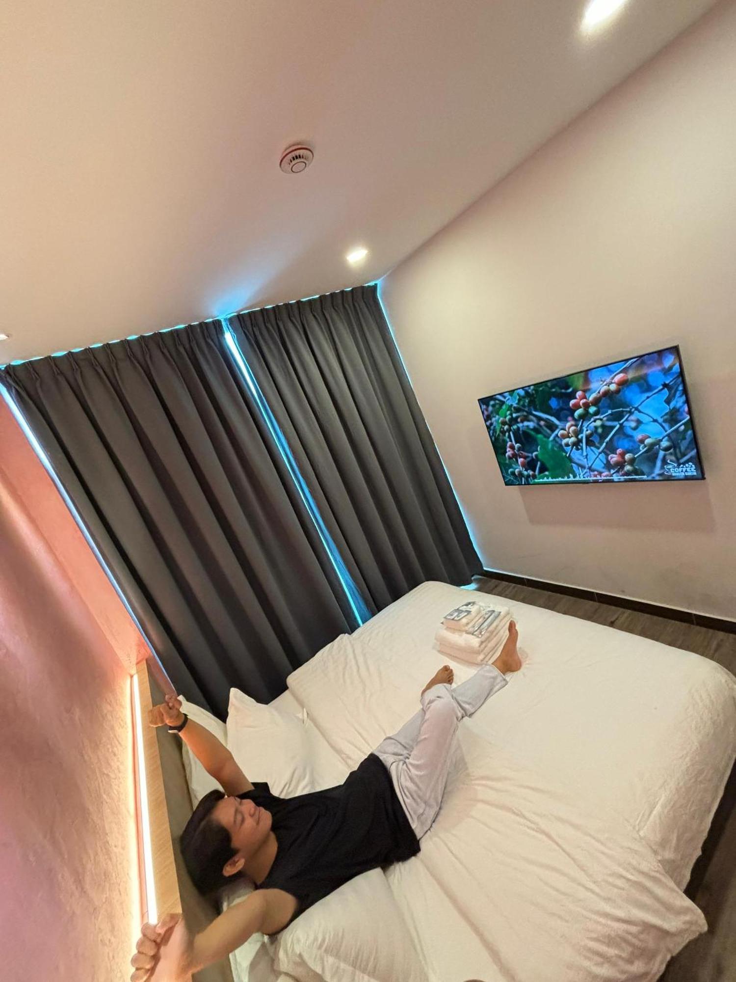 Red'S Hotel Bintulu Kültér fotó