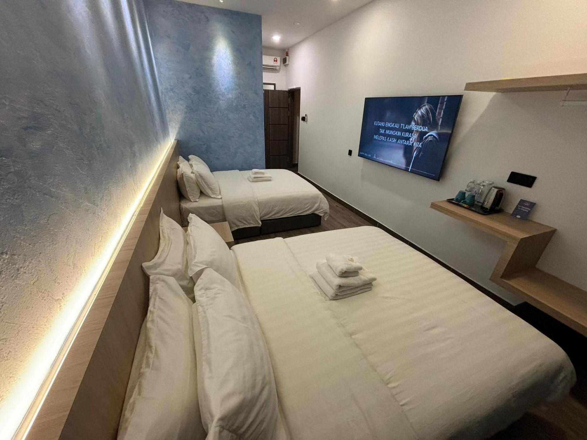 Red'S Hotel Bintulu Kültér fotó