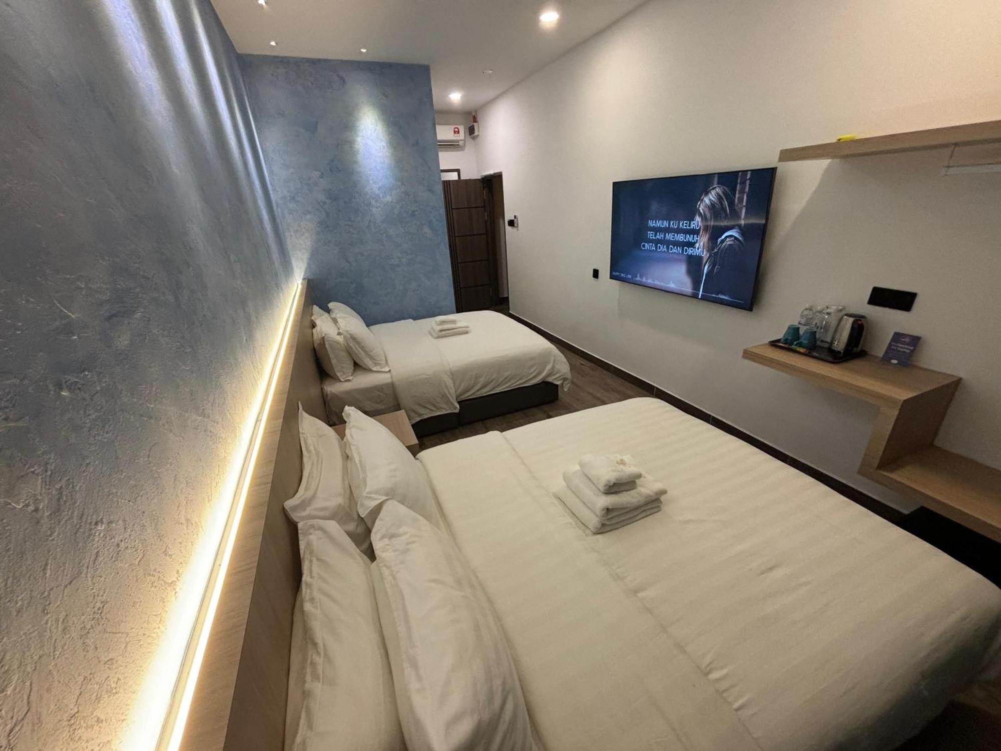 Red'S Hotel Bintulu Kültér fotó